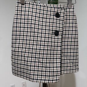 H&M Black and White Checkered Mini Skirt
